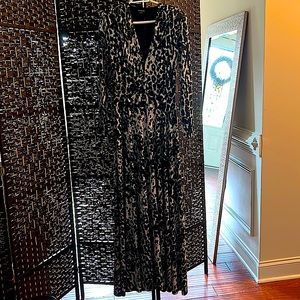 Bebe deep V cut Maxi Dress